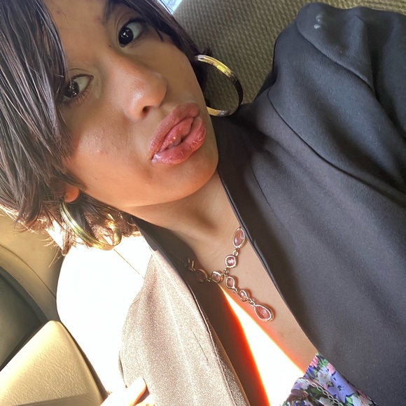 Meet your Posher, Kristy - Picture 1 of 1